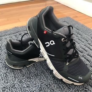 ON Cloudflyer Running Shoe